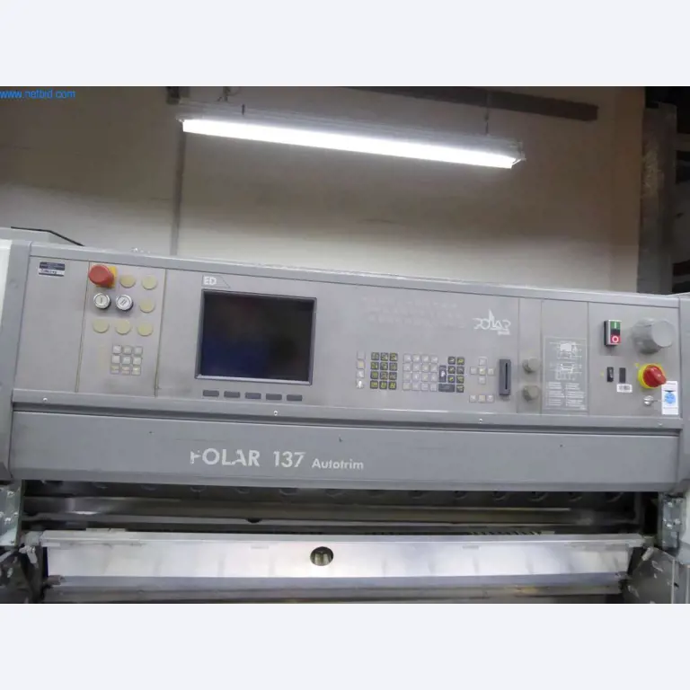 Maschinen und Ausstattung einer Druckerei-10