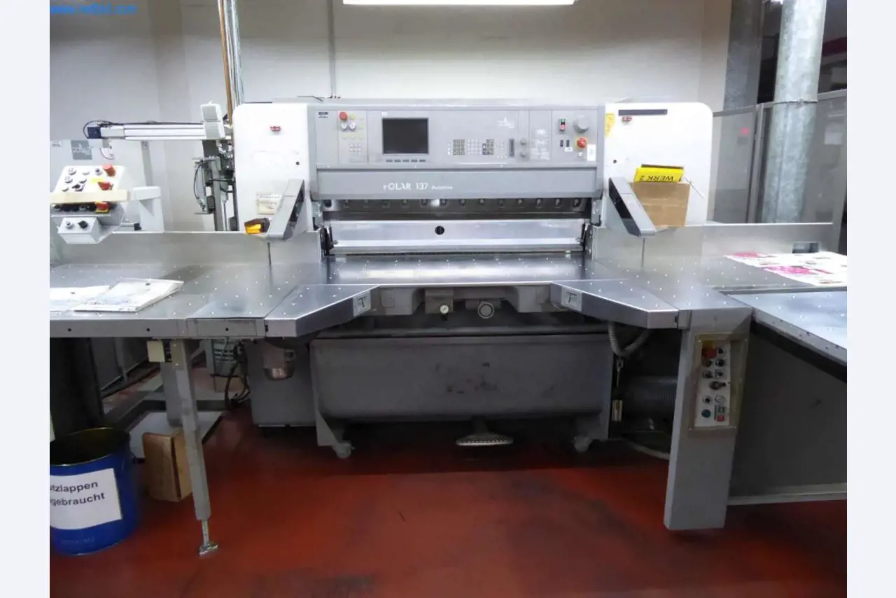 Maschinen und Ausstattung einer Druckerei-8