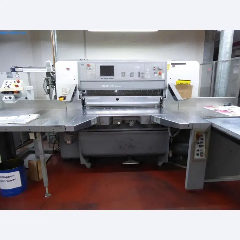 Maschinen und Ausstattung einer Druckerei-8