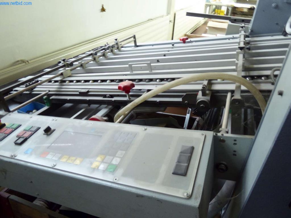 Máquinas e equipamentos numa gráfica-6