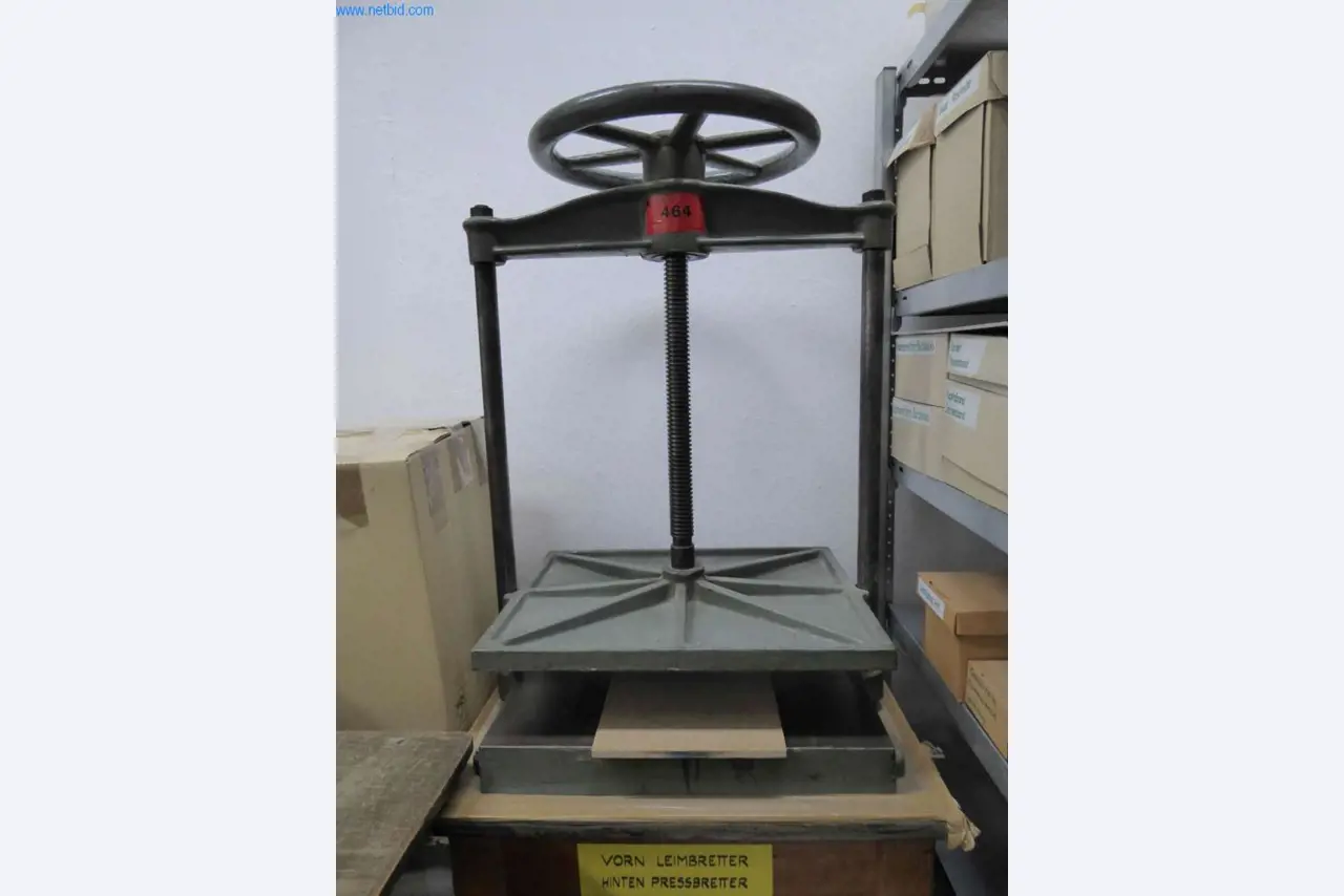 Máquinas y equipos de una imprenta-1