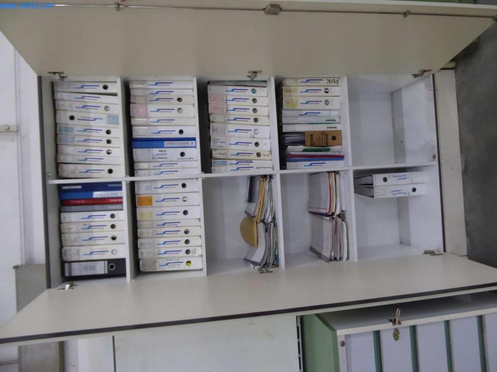 Máquinas e equipamentos numa gráfica-36