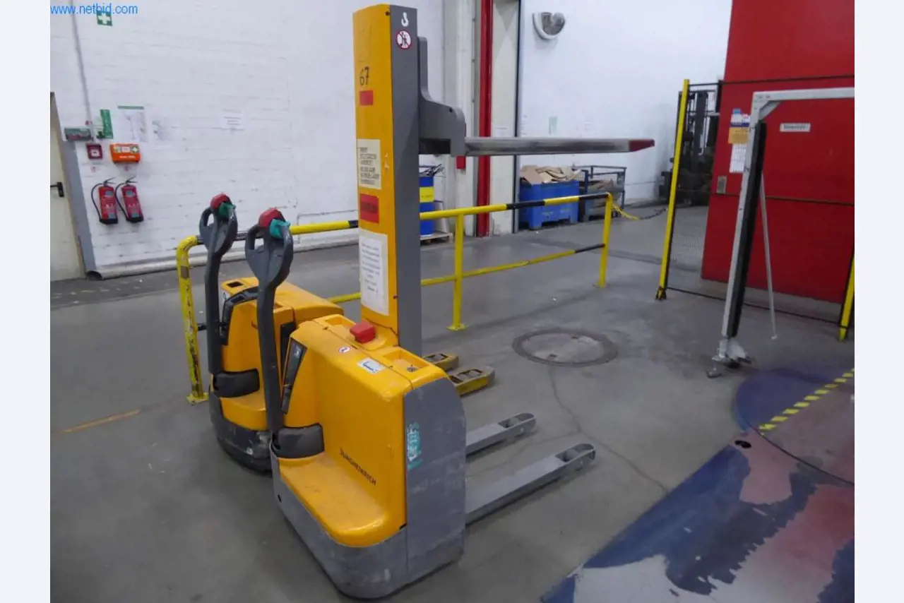 Maschinen und Ausstattung einer Druckerei-1