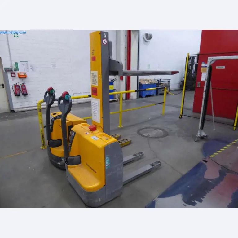 Maschinen und Ausstattung einer Druckerei-1