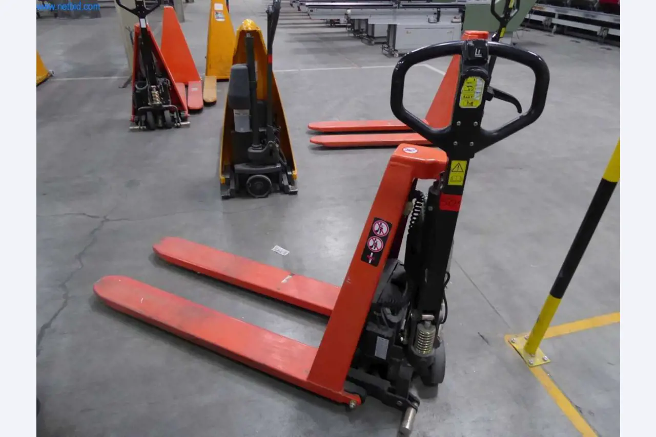 Maschinen und Ausstattung einer Druckerei-1