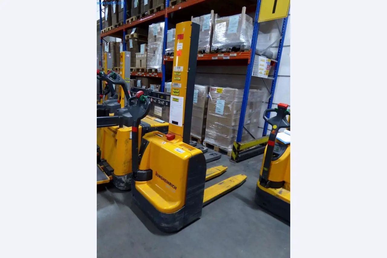 Máquinas e equipamentos numa gráfica-1