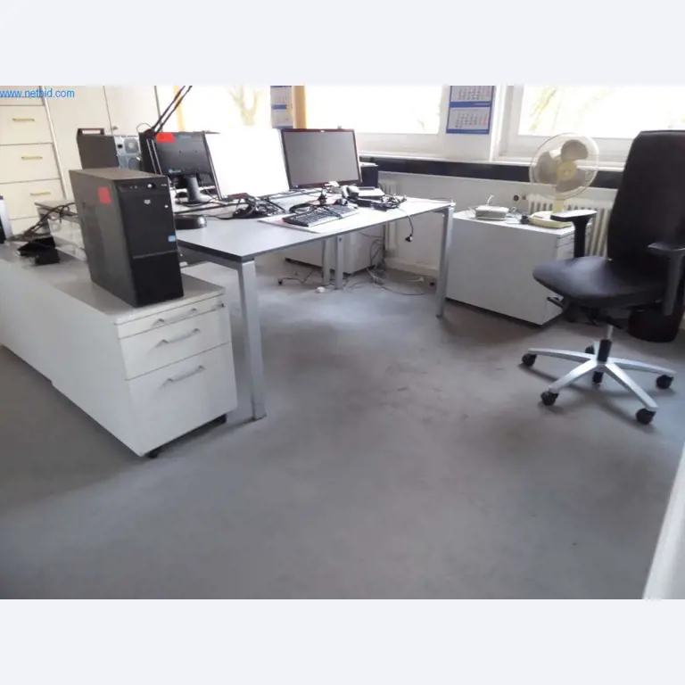 Maschinen und Ausstattung einer Druckerei-1