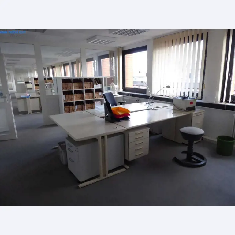 Maschinen und Ausstattung einer Druckerei-2