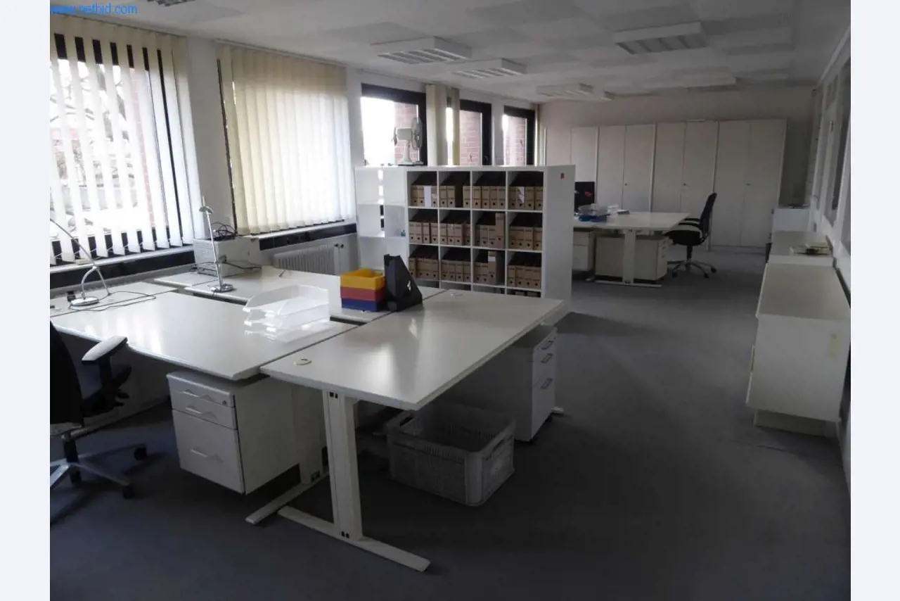 Maschinen und Ausstattung einer Druckerei-3