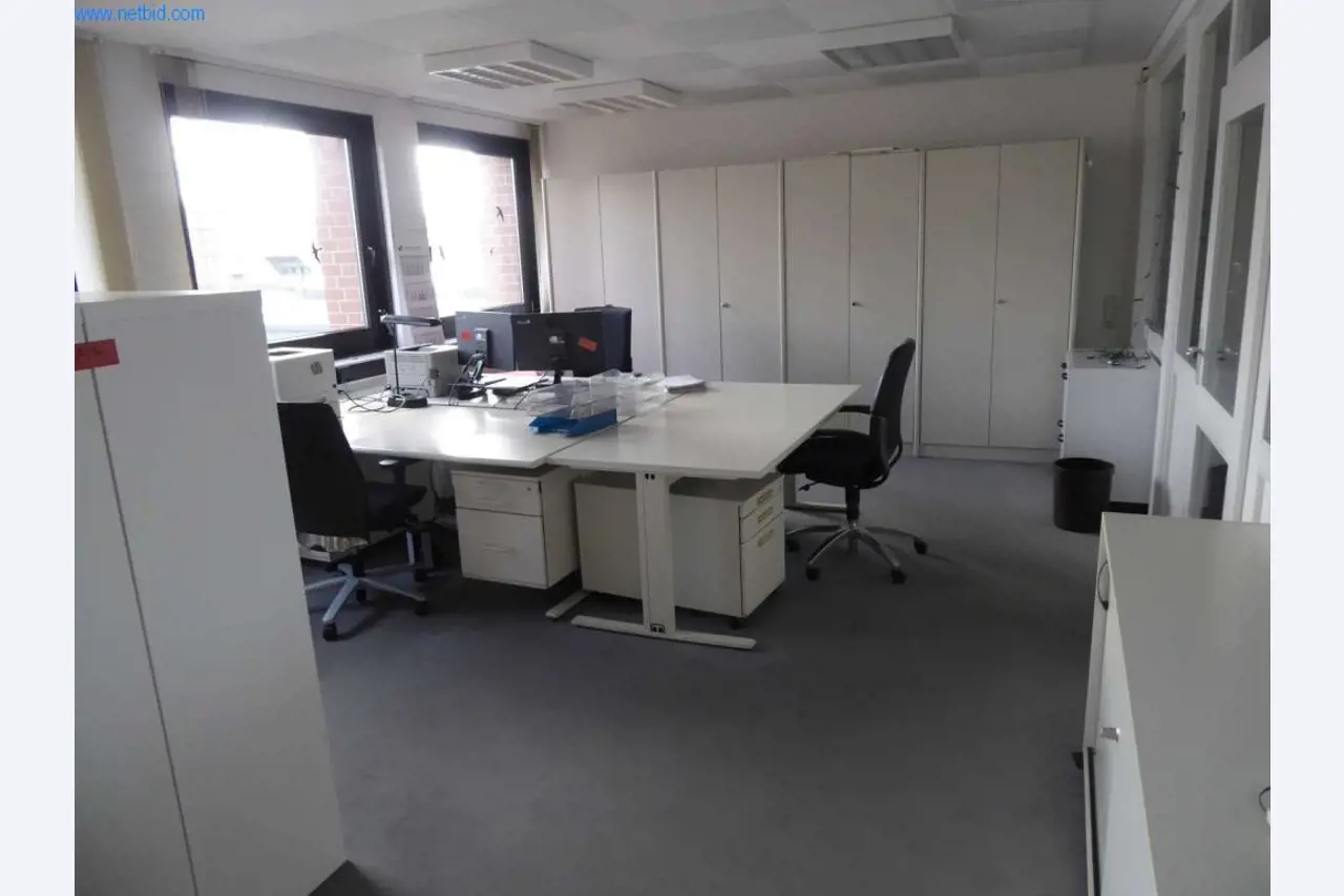 Maschinen und Ausstattung einer Druckerei-4