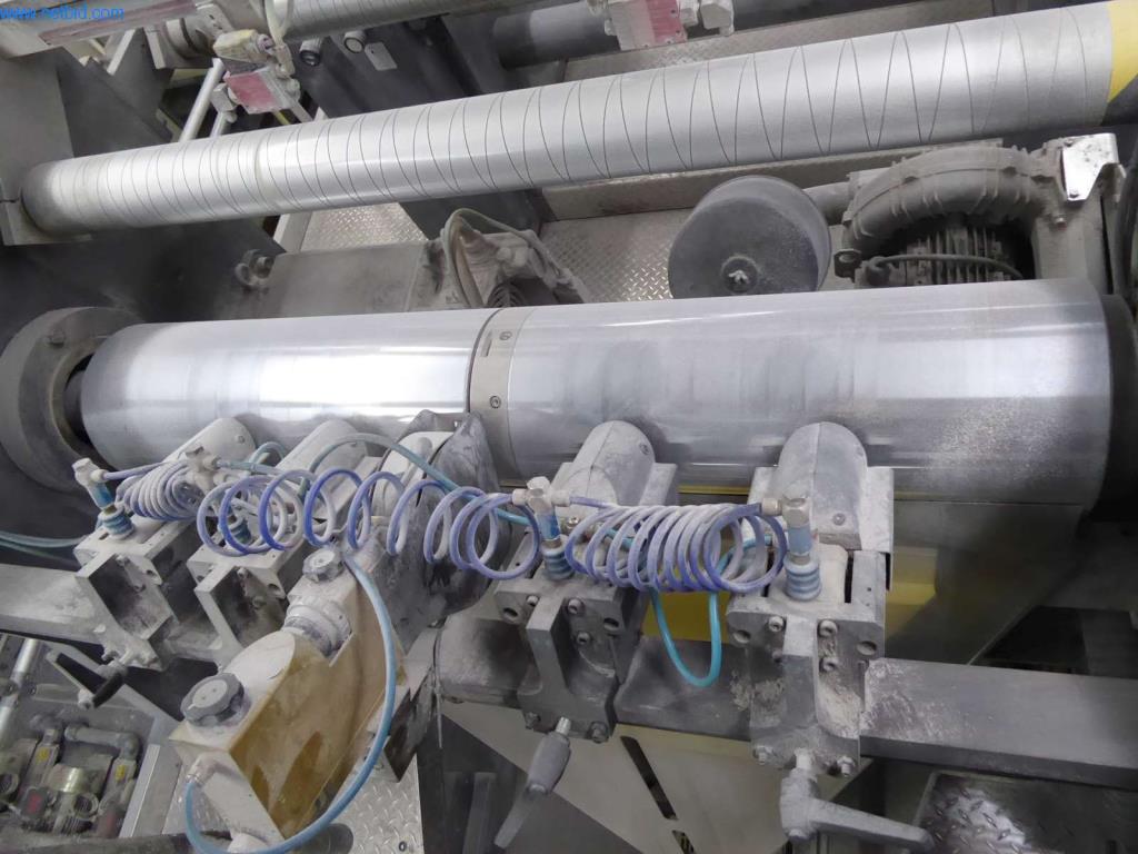 Máquinas e equipamentos numa gráfica-28