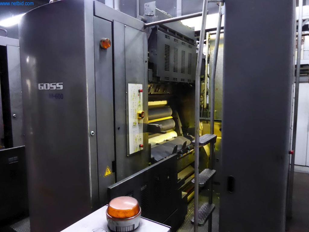 Máquinas e equipamentos numa gráfica-33