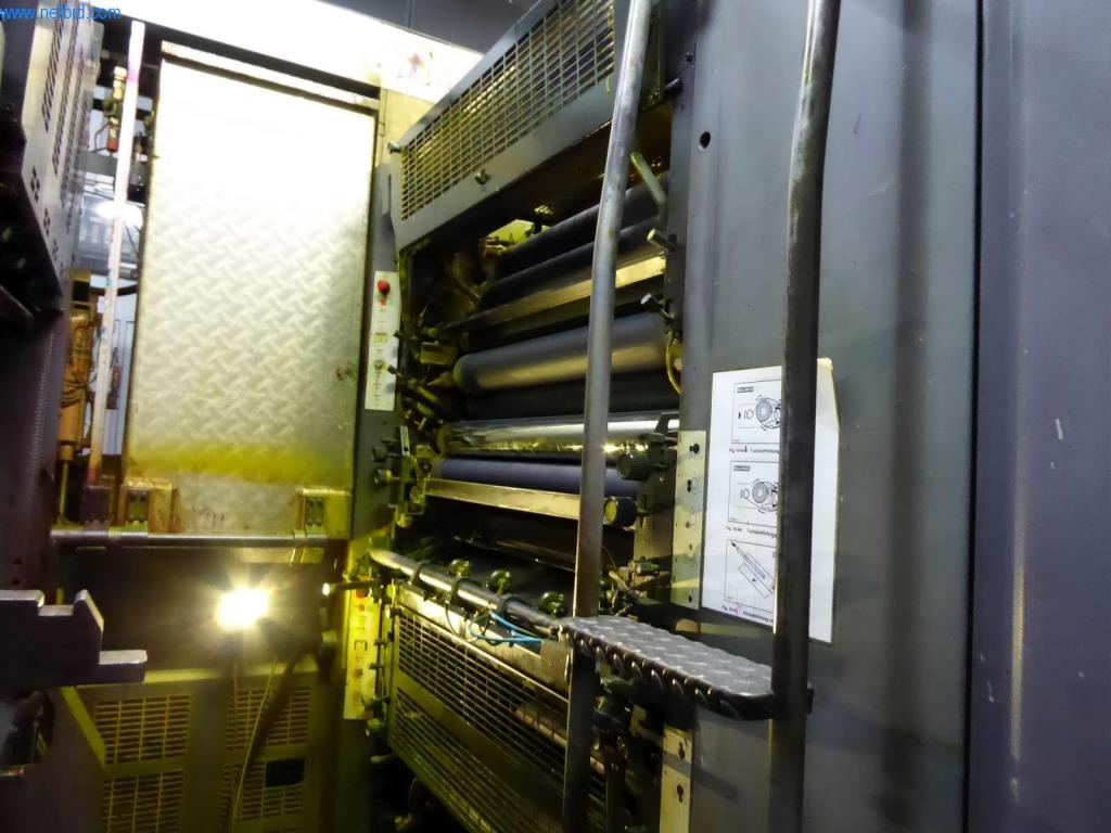 Máquinas e equipamentos numa gráfica-37