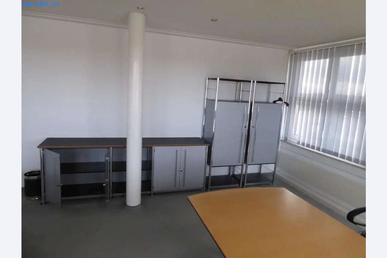 Máquinas e equipamentos numa gráfica-2