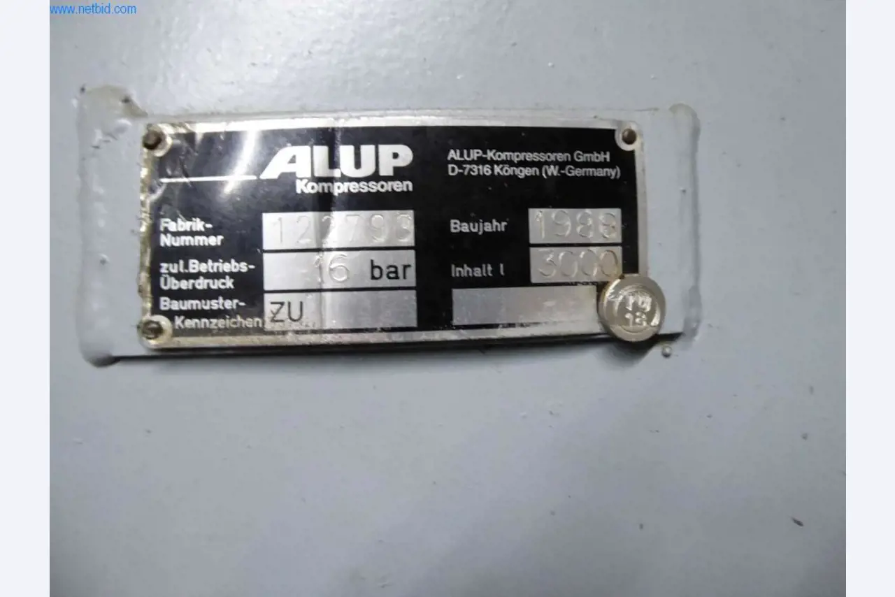 Máquinas e equipamentos numa gráfica-12