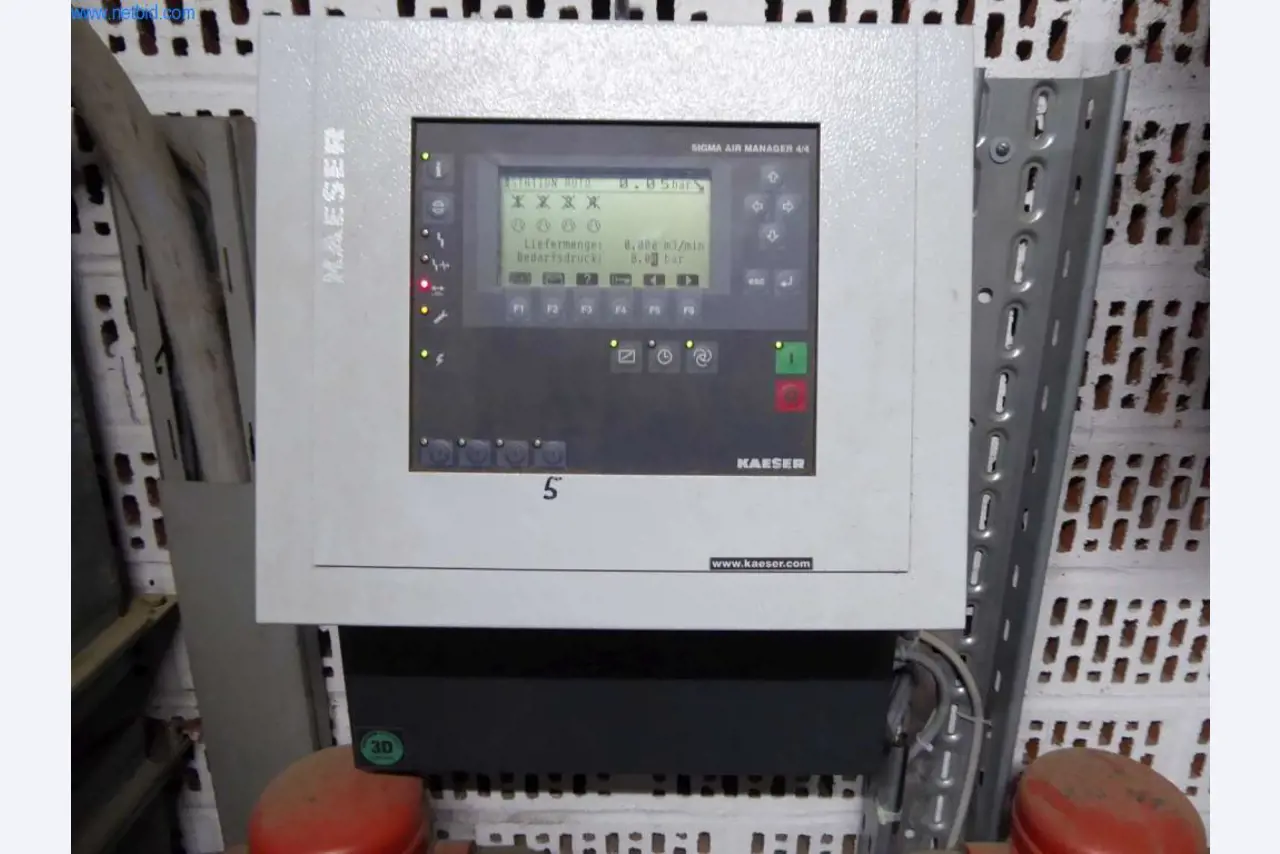 Máquinas e equipamentos numa gráfica-13