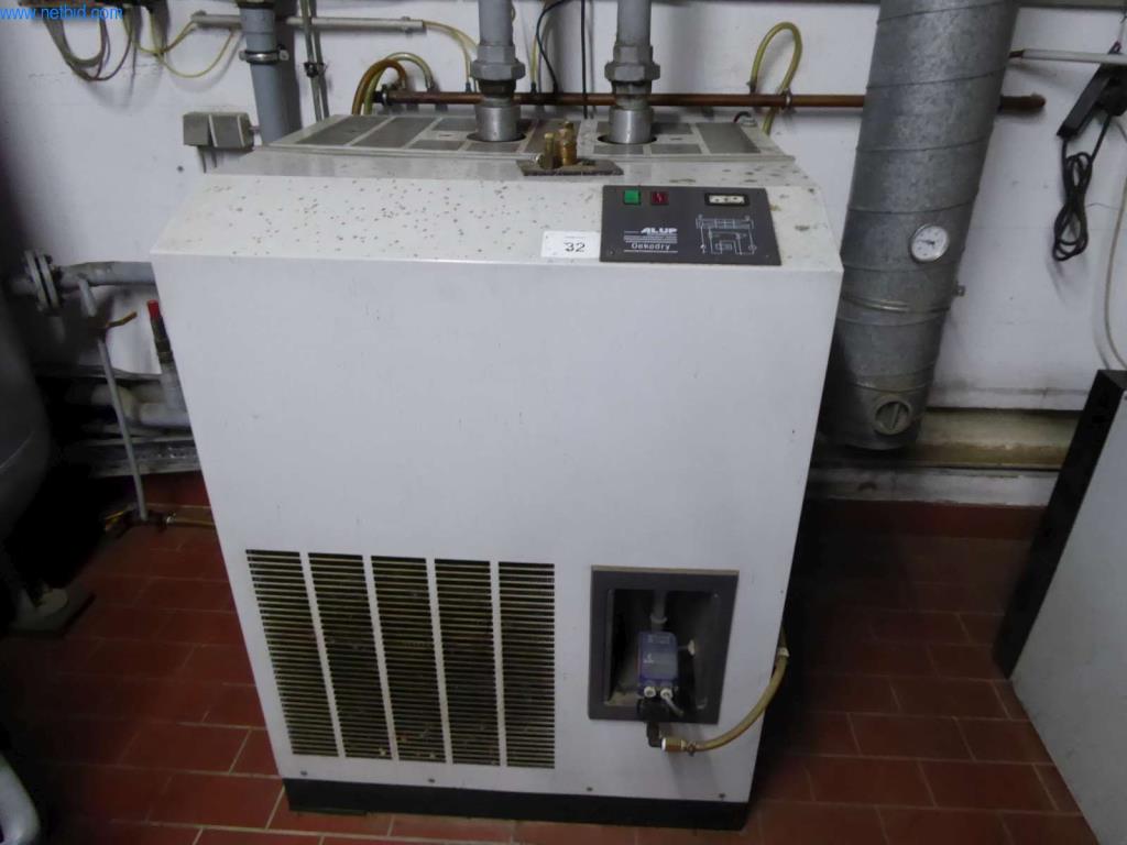 Máquinas e equipamentos numa gráfica-14