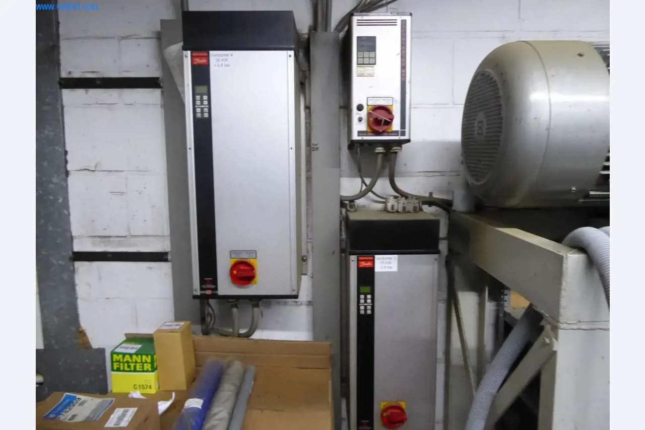 Máquinas e equipamentos numa gráfica-4