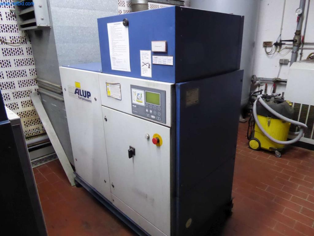 Máquinas e equipamentos numa gráfica-9