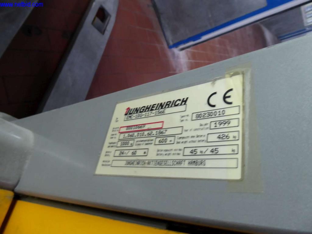 Stroje a zařízení v tiskárně-2