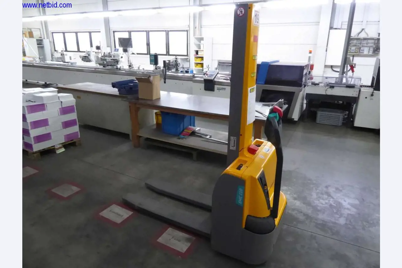 Maschinen und Ausstattung einer Druckerei-1