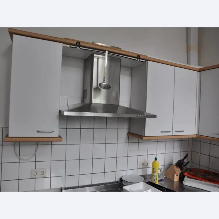 Dobro vzdrževana oprema kuhinje in menz, ki ni več potrebna-6