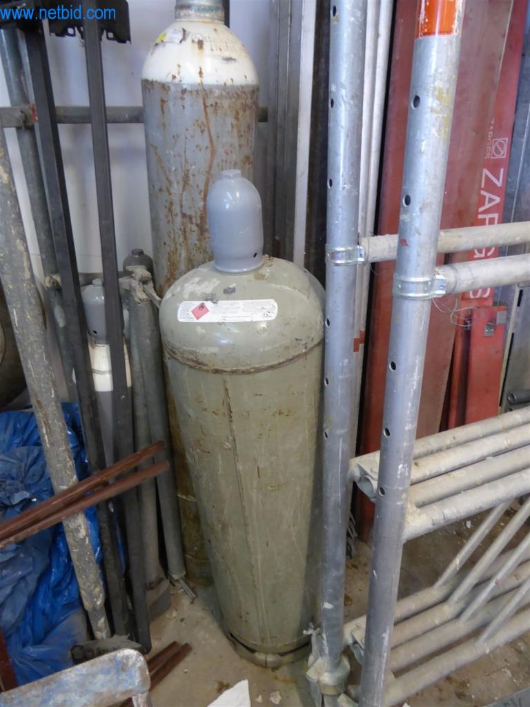 Máquinas en buen estado del sector del diseño de interiores y la construcción-1