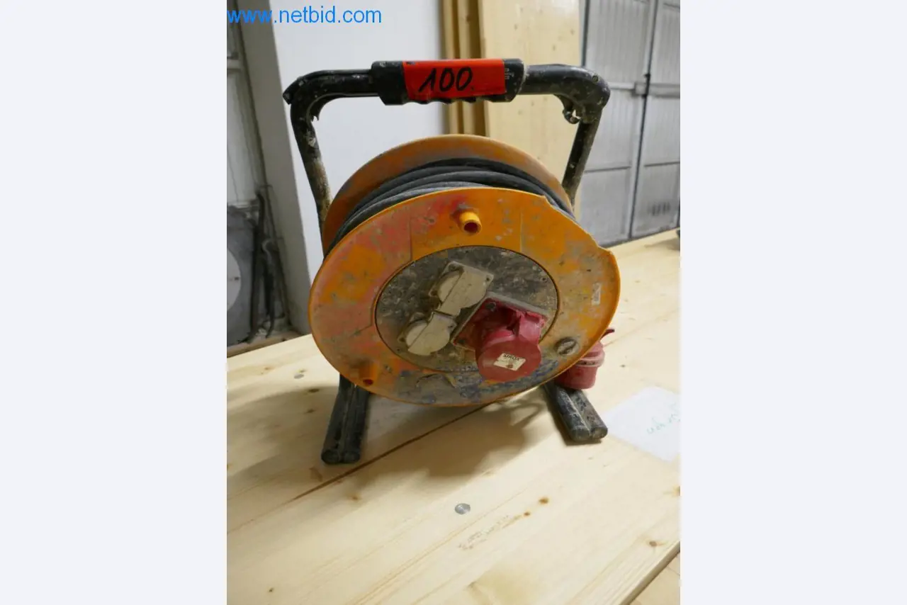 Dobře udržované stroje z oblasti interiérového designu a stavebnictví-1