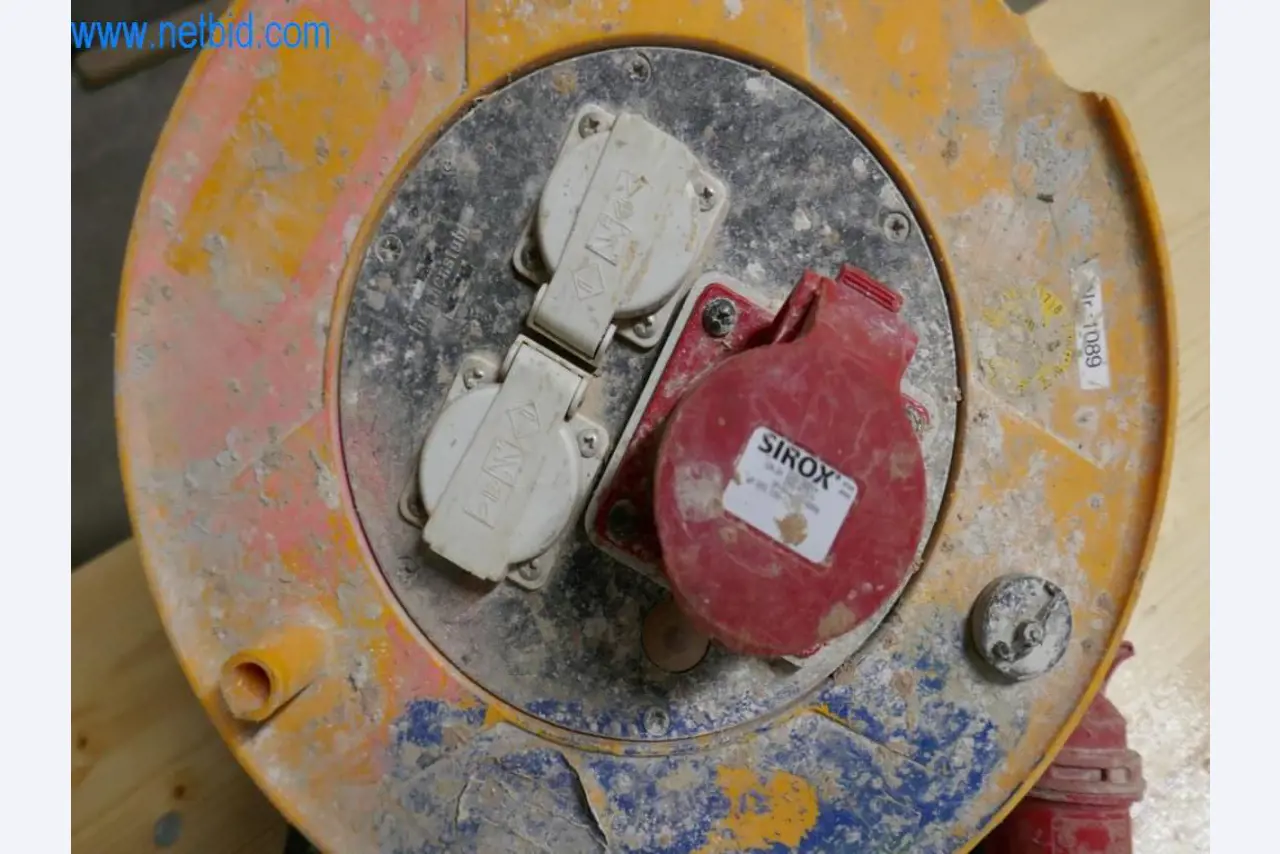 Dobře udržované stroje z oblasti interiérového designu a stavebnictví-2