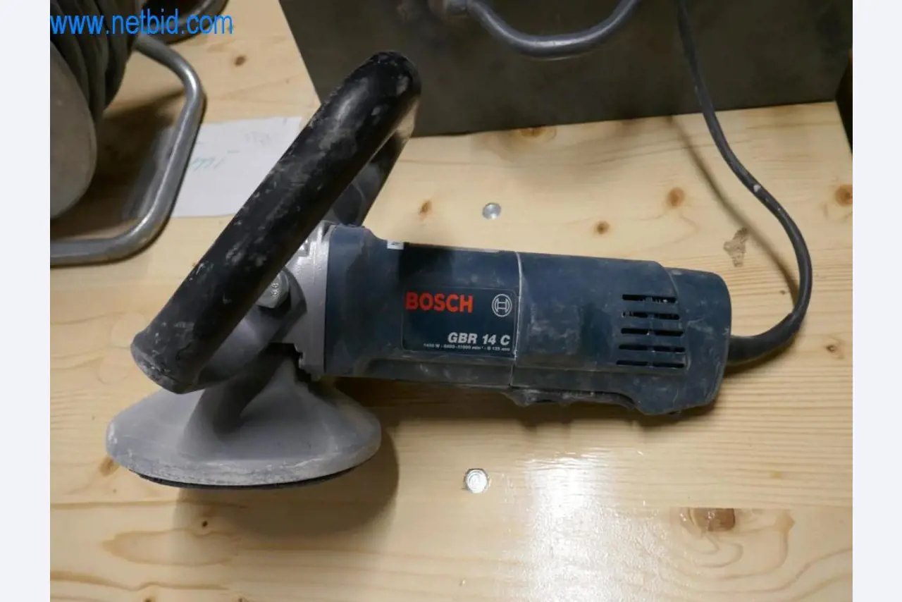 Dobře udržované stroje z oblasti interiérového designu a stavebnictví-2