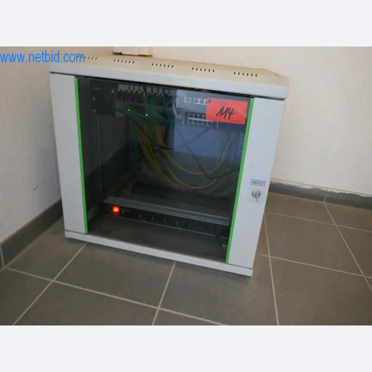 Dobro vzdrževani stroji iz sektorja notranjega oblikovanja in gradbeništva-1