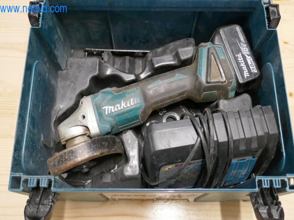 Máquinas en buen estado del sector del diseño de interiores y la construcción-1