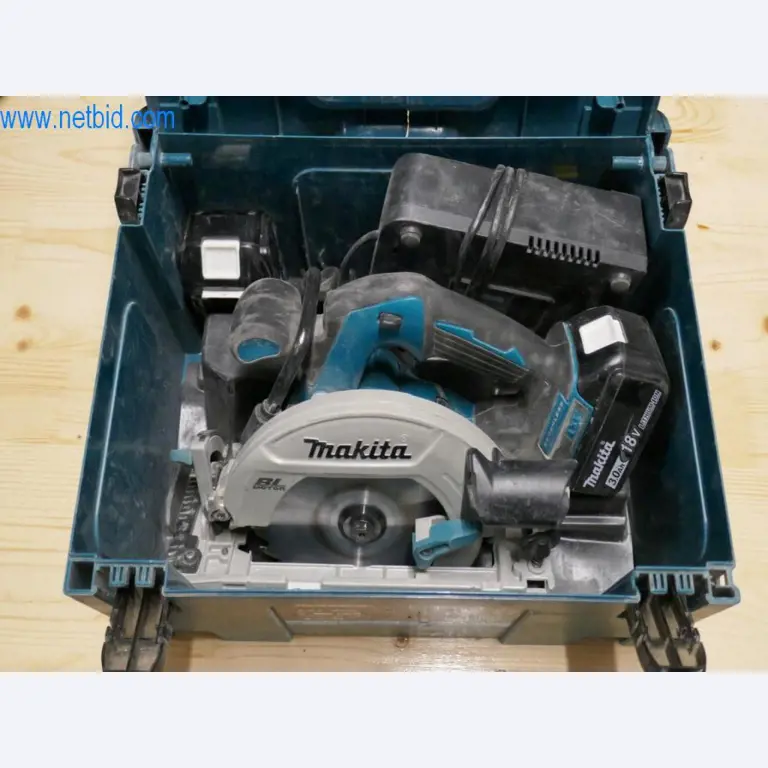 Máquinas en buen estado del sector del diseño de interiores y la construcción-3