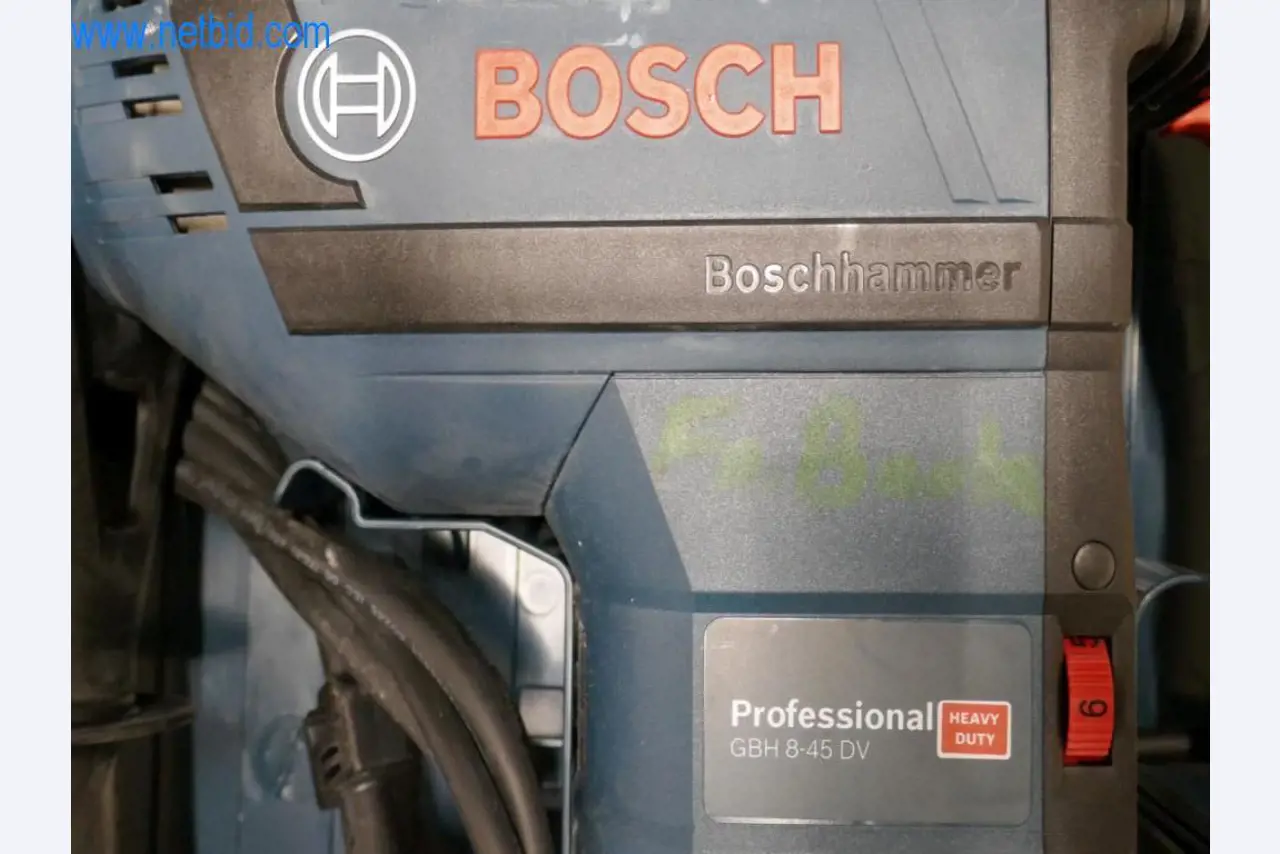 Dobro vzdrževani stroji iz sektorja notranjega oblikovanja in gradbeništva-3