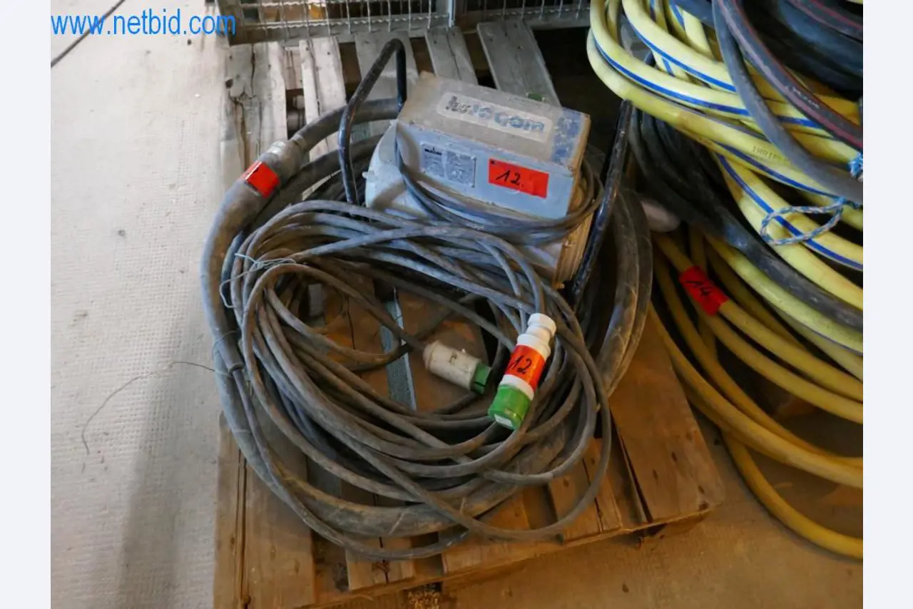 Dobře udržované stroje z oblasti interiérového designu a stavebnictví-3