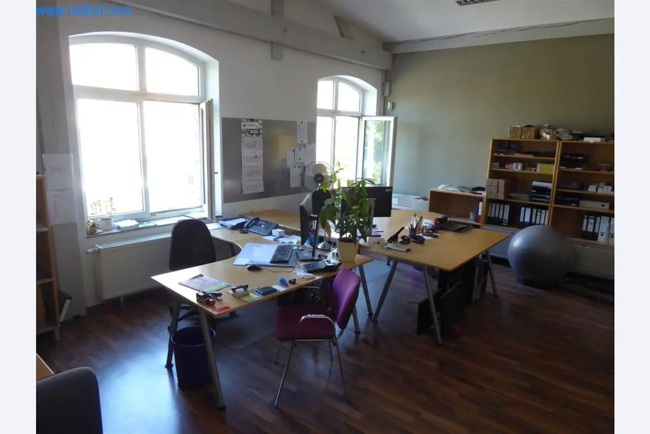 Máquinas bem conservadas do sector da decoração de interiores e da construção-1