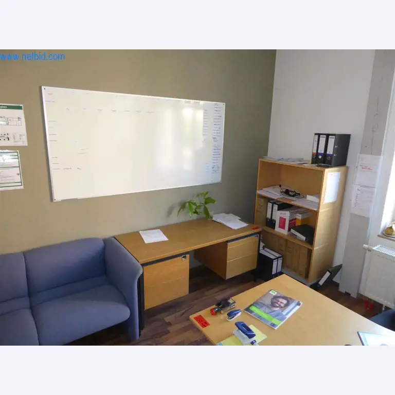 Máquinas bem conservadas do sector da decoração de interiores e da construção-3