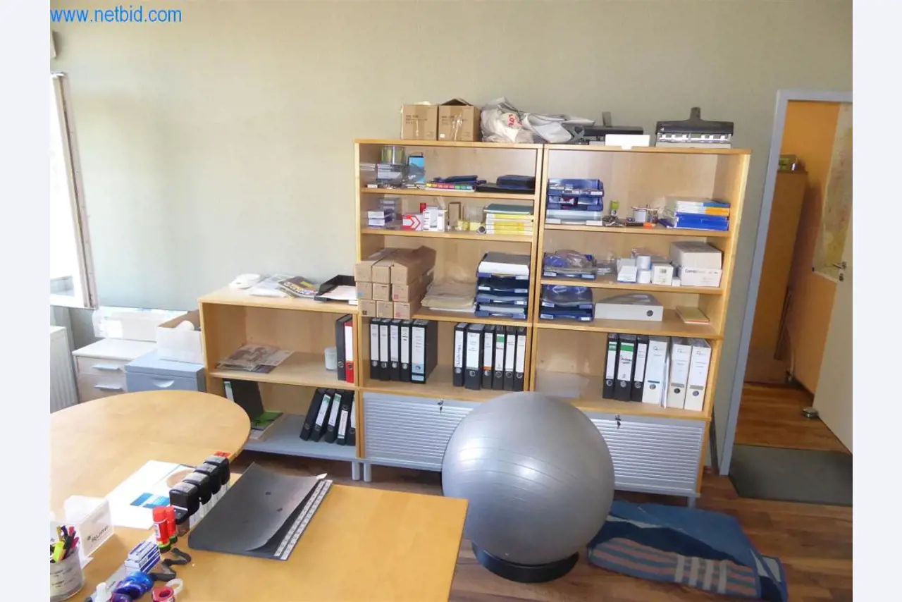 Máquinas bem conservadas do sector da decoração de interiores e da construção-6