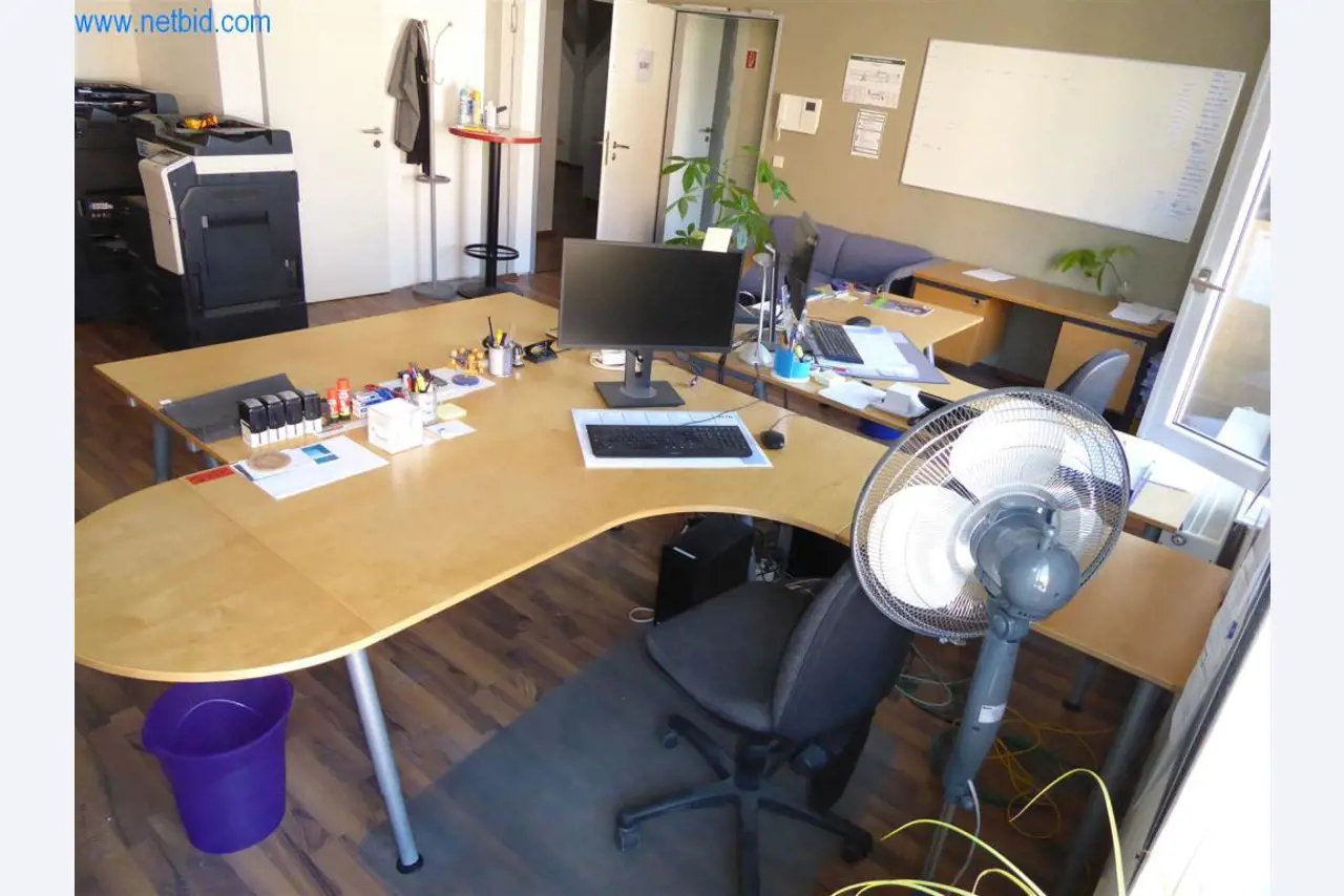 Máquinas bem conservadas do sector da decoração de interiores e da construção-9