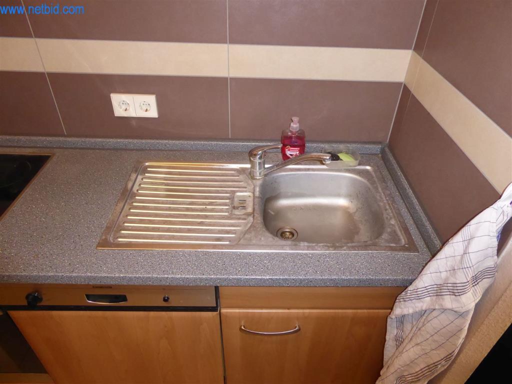 Dobře udržované stroje z oblasti interiérového designu a stavebnictví-3