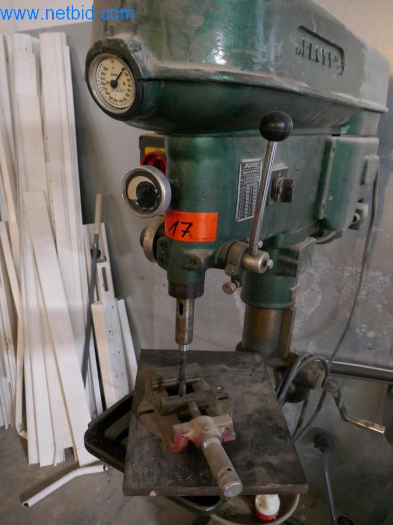 Máquinas en buen estado del sector del diseño de interiores y la construcción-3