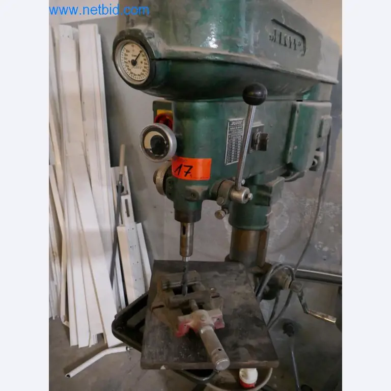 Goed onderhouden machines uit de interieur- en bouwsector-3