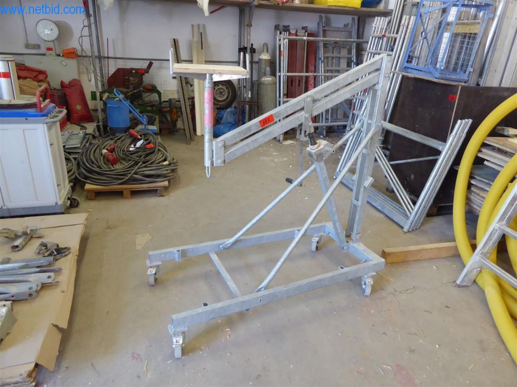 Dobro vzdrževani stroji iz sektorja notranjega oblikovanja in gradbeništva-1