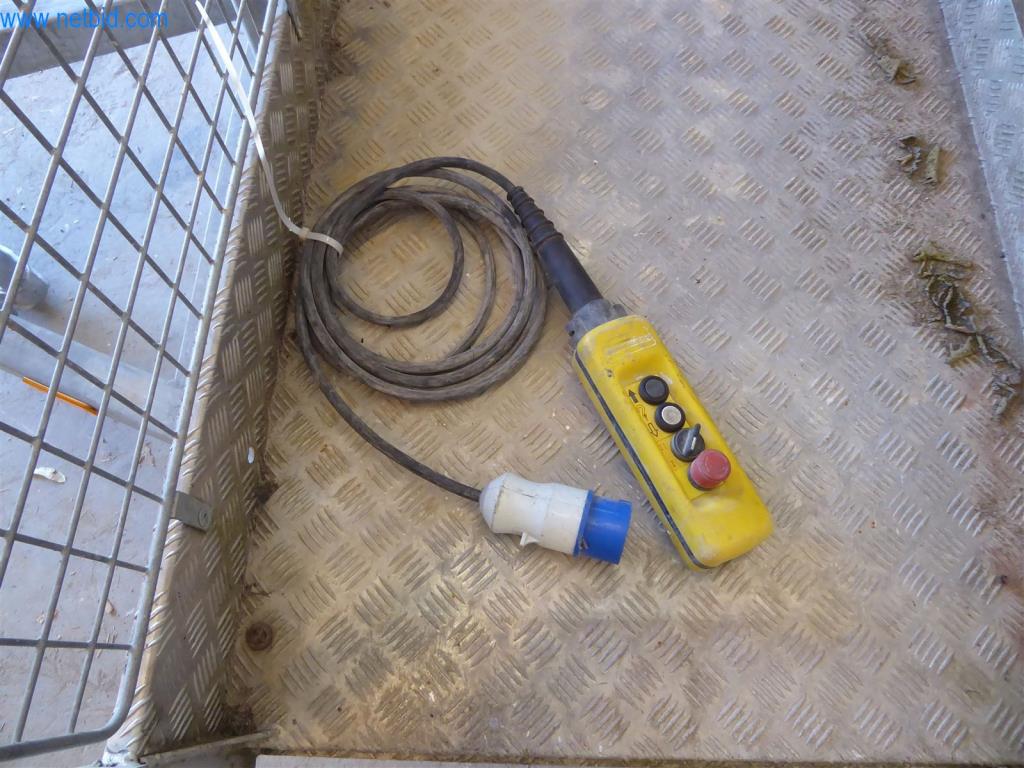 Máquinas bem conservadas do sector da decoração de interiores e da construção-3