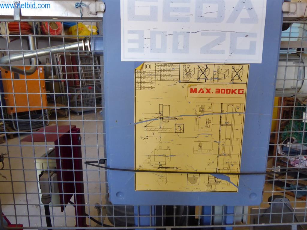 Máquinas bem conservadas do sector da decoração de interiores e da construção-7