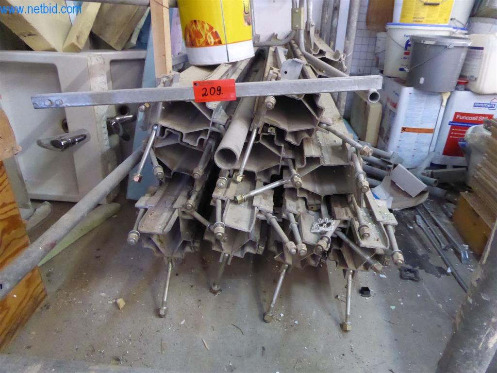 Máquinas bem conservadas do sector da decoração de interiores e da construção-9