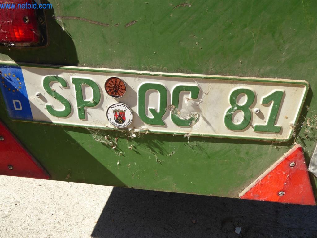 Máquinas bem conservadas do sector da decoração de interiores e da construção-3