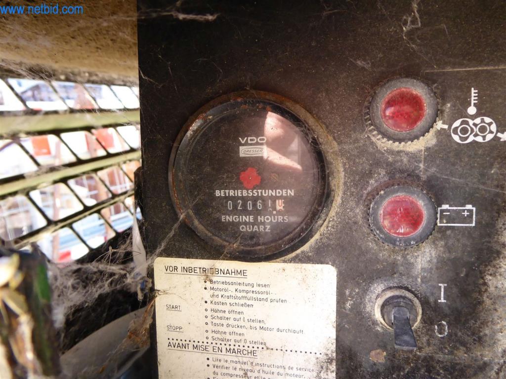 Máquinas bem conservadas do sector da decoração de interiores e da construção-5