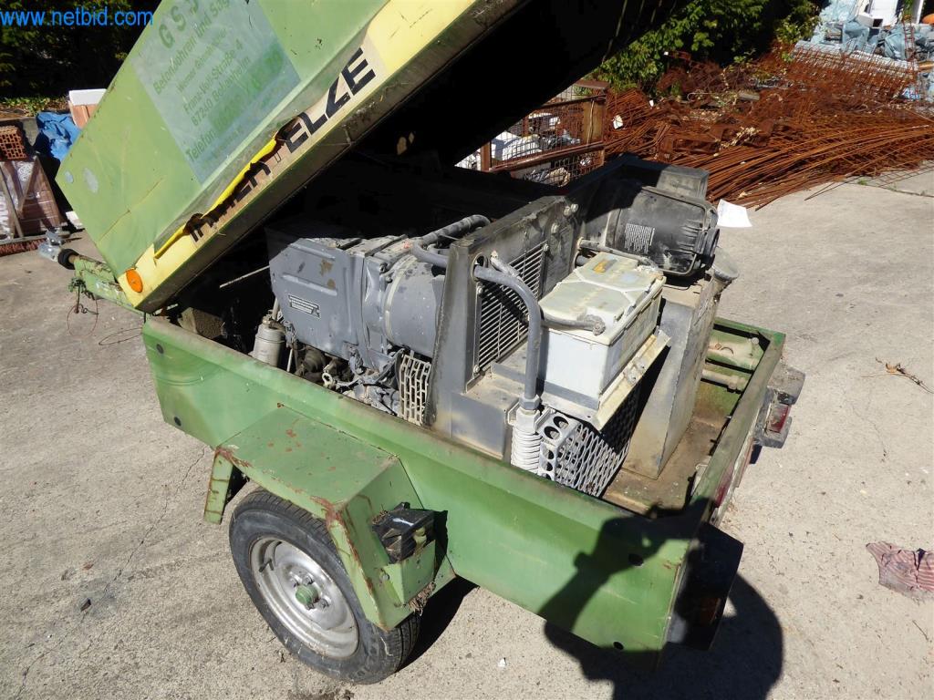 Máquinas bem conservadas do sector da decoração de interiores e da construção-7