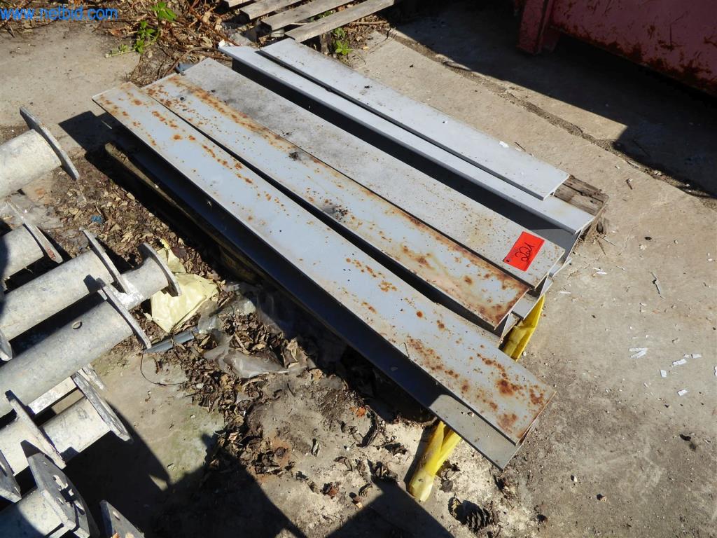 Dobře udržované stroje z oblasti interiérového designu a stavebnictví-3